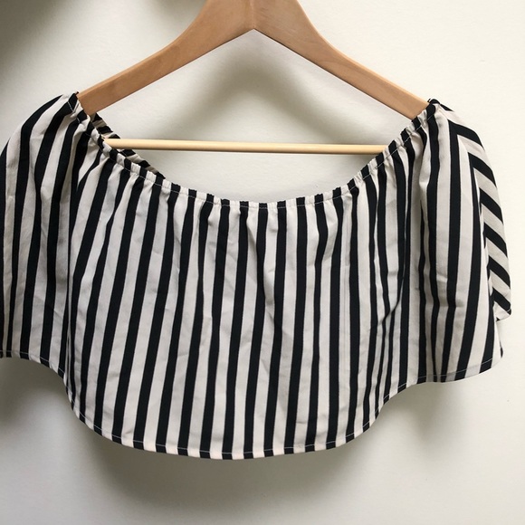 Crop top - Picture 3 of 3